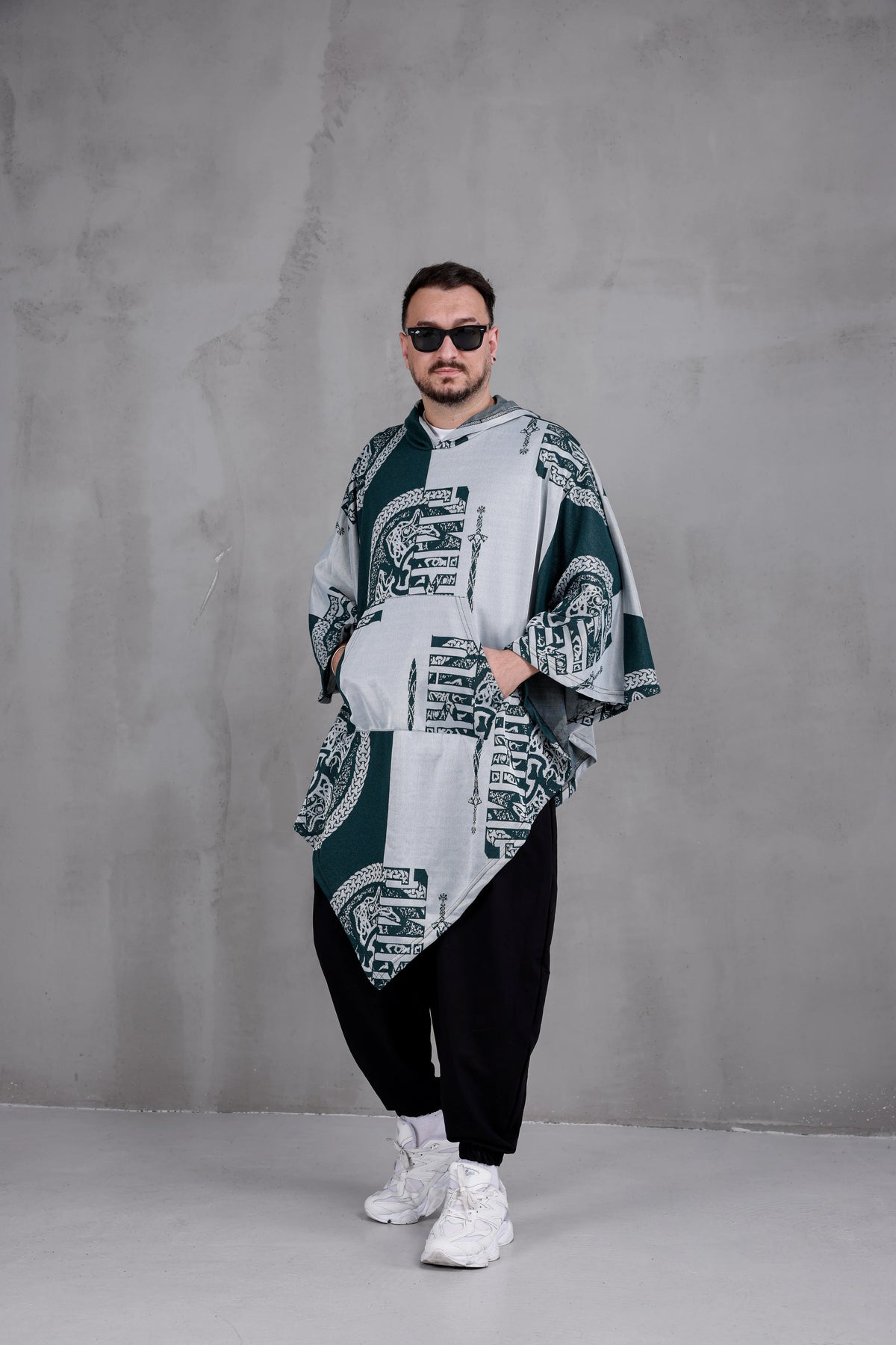 NORDIC NOMAD™ – Oversized Hooded Streetwear Poncho