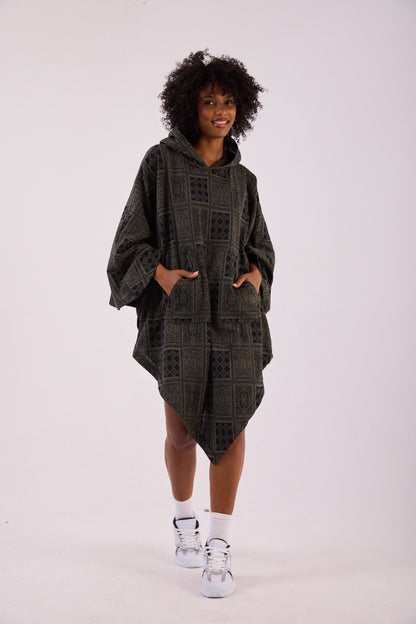 SHADOW TRIBE™ Lady – Oversized Hooded Streetwear Poncho