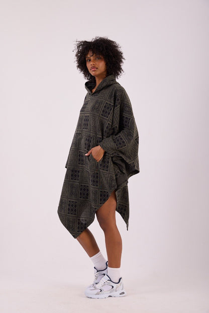SHADOW TRIBE™ Lady – Oversized Hooded Streetwear Poncho