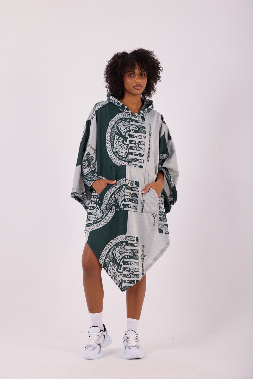 NORDIC NOMAD™ Lady – Oversized Hooded Streetwear Poncho