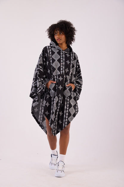 TRIBAL NOMAD™ Lady – Oversized Hooded Streetwear Poncho