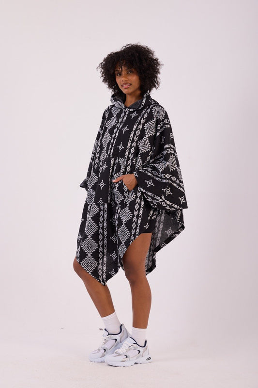 TRIBAL NOMAD™ Lady – Oversized Hooded Streetwear Poncho