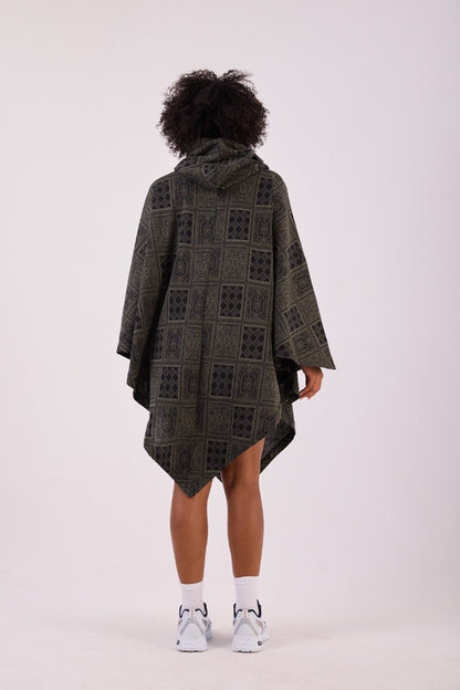 SHADOW TRIBE™ Lady – Oversized Hooded Streetwear Poncho