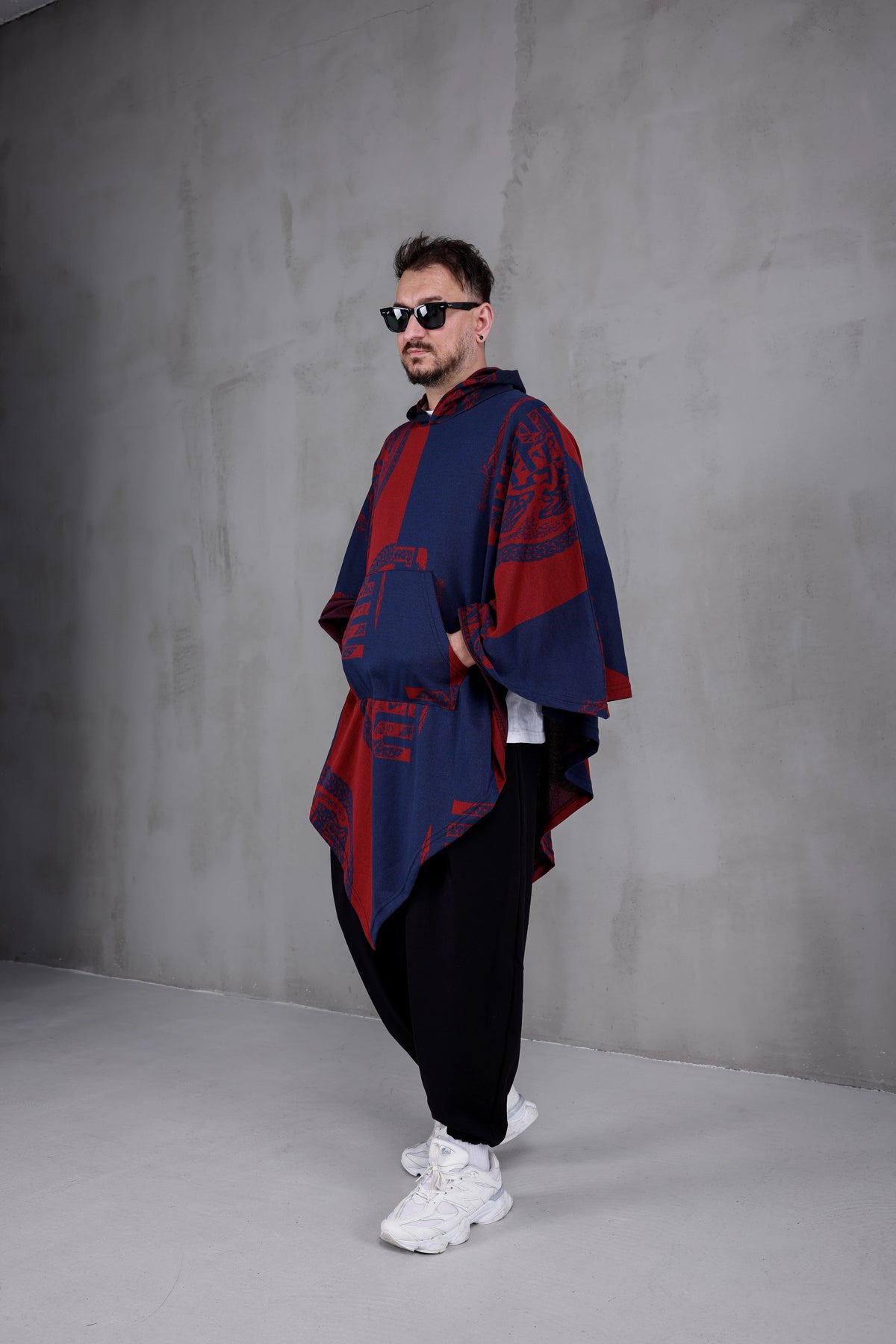 CRIMSON BLOCK™ – Oversized Hooded Streetwear Poncho
