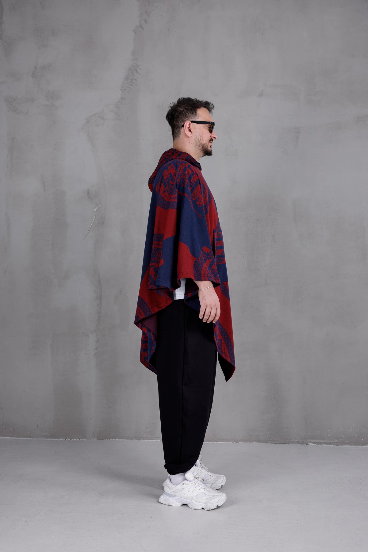 CRIMSON BLOCK™ – Oversized Hooded Streetwear Poncho