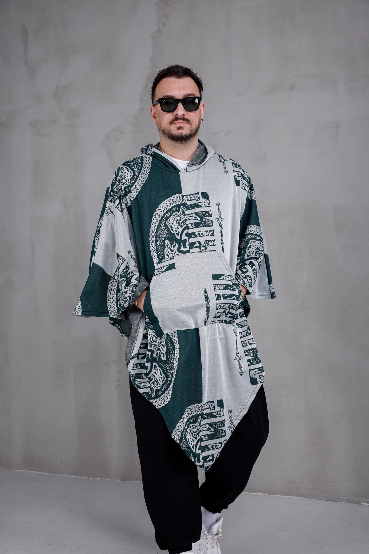 NORDIC NOMAD™ – Oversized Hooded Streetwear Poncho