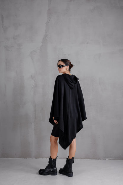 BLACK NOMAD™ Lady – Oversized Hooded Streetwear Poncho