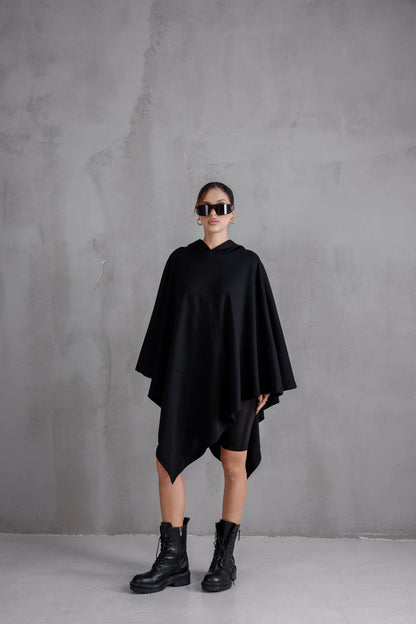 BLACK NOMAD™ Lady – Oversized Hooded Streetwear Poncho