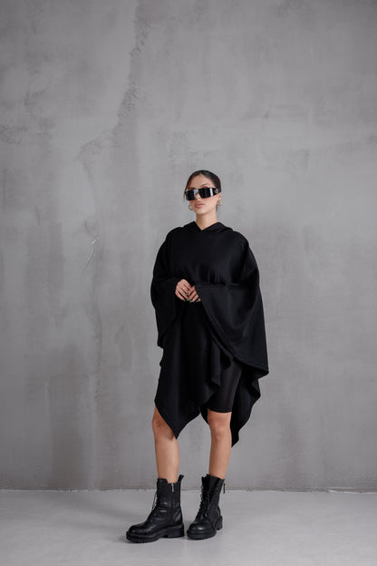 BLACK NOMAD™ Lady – Oversized Hooded Streetwear Poncho