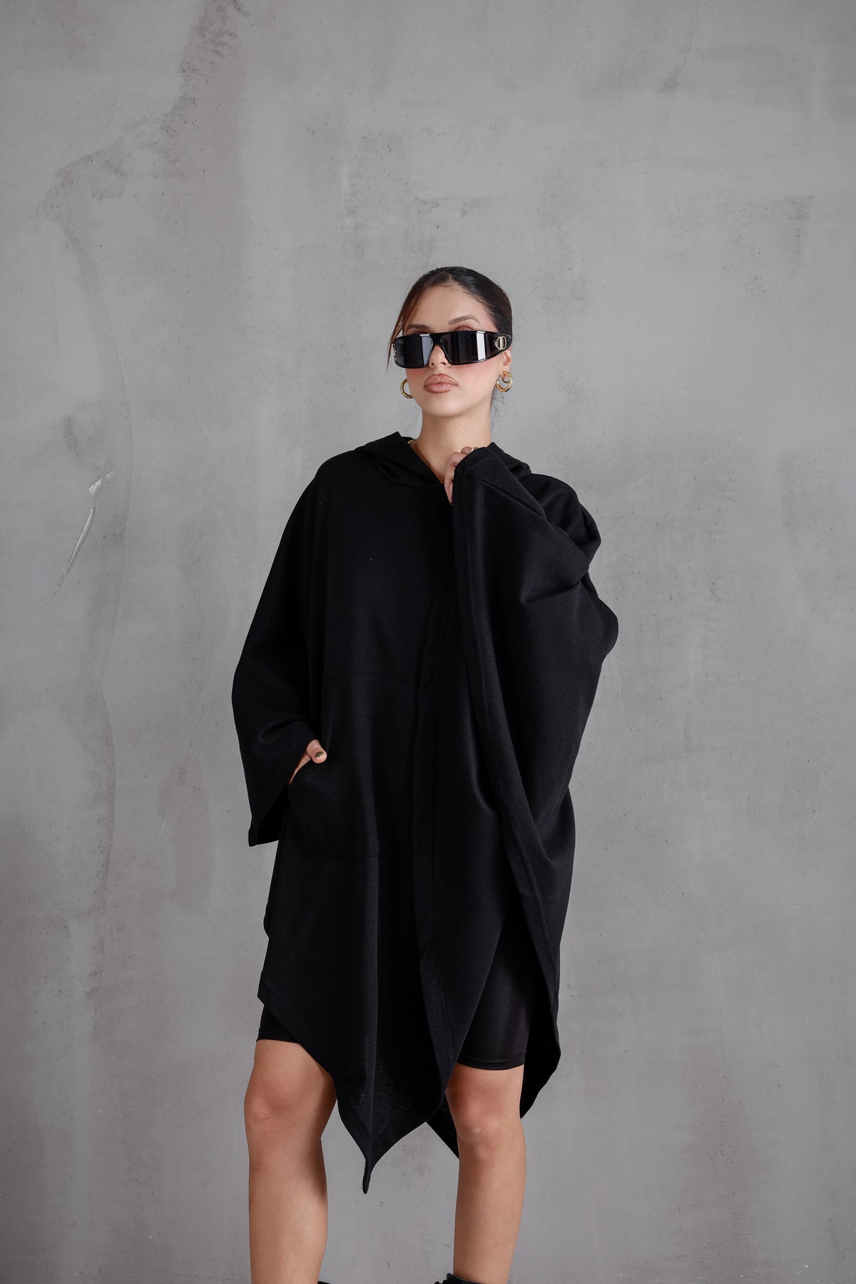 BLACK NOMAD™ Lady – Oversized Hooded Streetwear Poncho