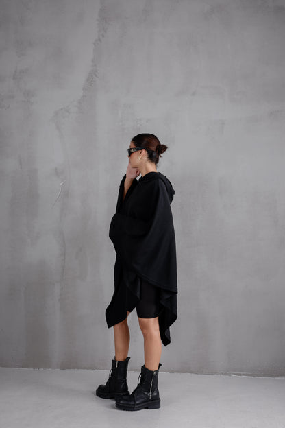 BLACK NOMAD™ Lady – Oversized Hooded Streetwear Poncho